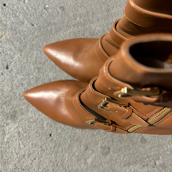 Gorgeous Brown Michael Kors Boots with Gold Zippers and Buckles - EUC Sz 6.5 - Picture 4 of 9